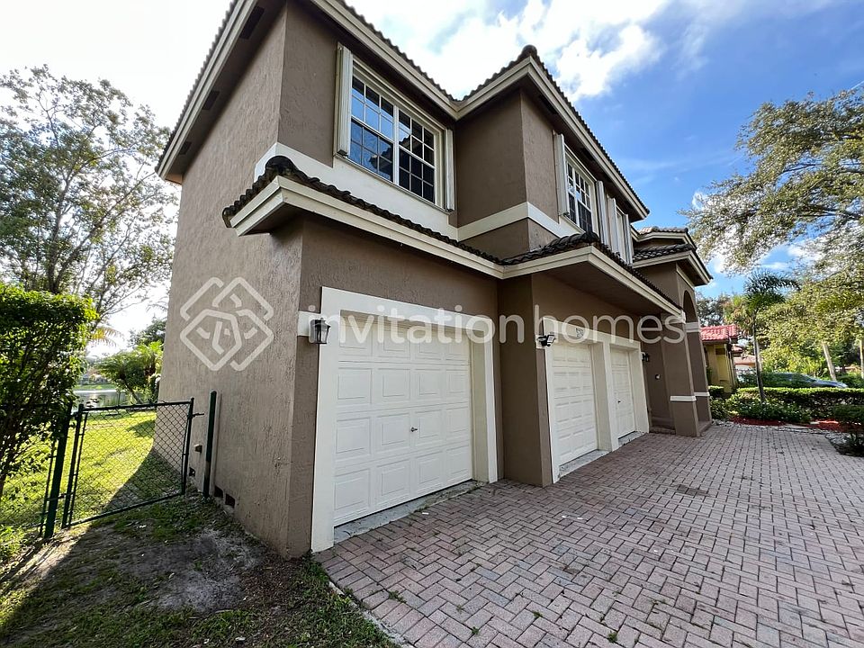 1st image of 5703 NW 46th Dr