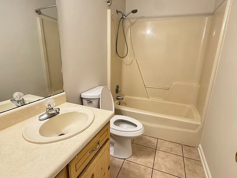 5222 Northridge Rd N — Photo 9