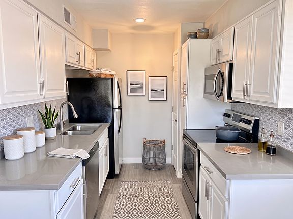 5th image of 2601 E Turney Ave APT 1