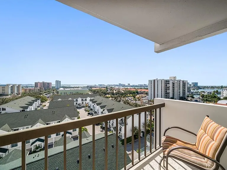 400 Island Way #901 — Photo 26