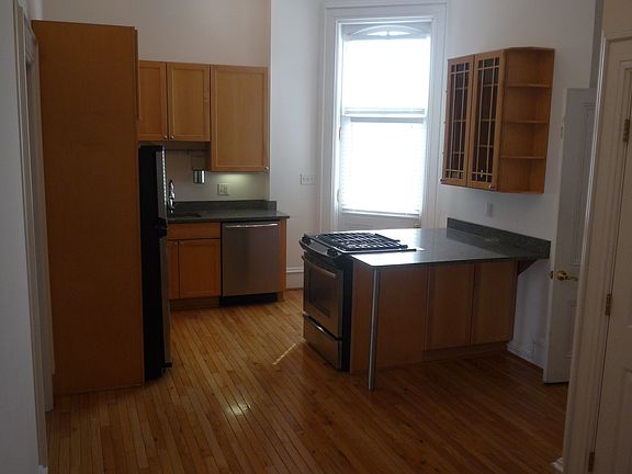 3rd image of 1005 S 18th St #B
