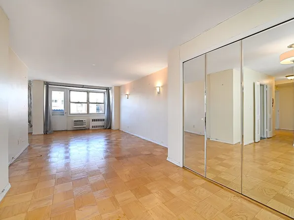 3131 Brighton 13 St Unit 9L, Brooklyn, NY 11235