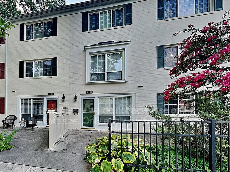 1 bed, 1.0 bath, 1070 sqft, $2,050 — Photo 1