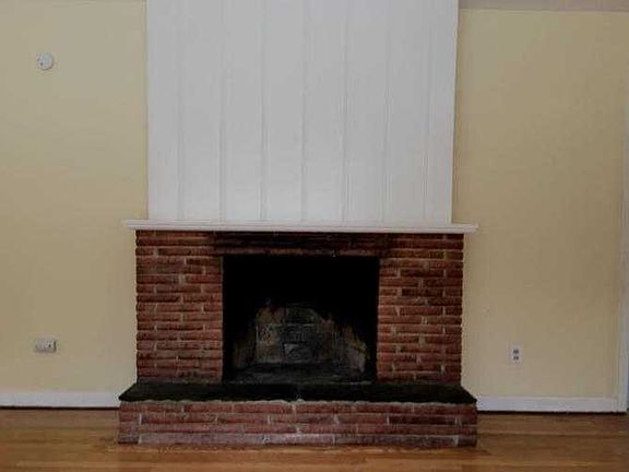 193 Bates Dr Fireplace