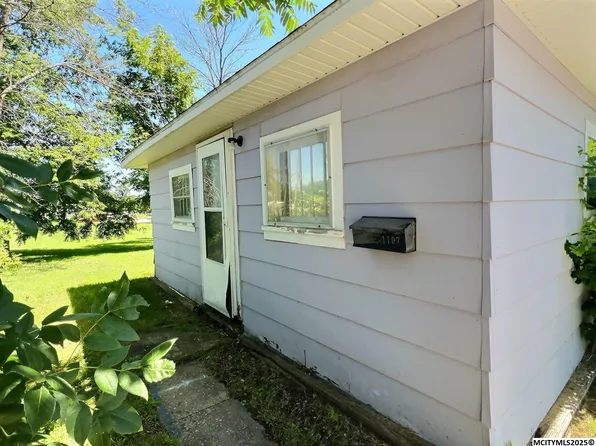 1107 N Quincy Ave, Mason City, IA 50401