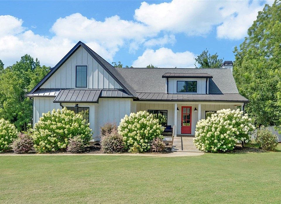 1st image of 24 Brookhaven Way