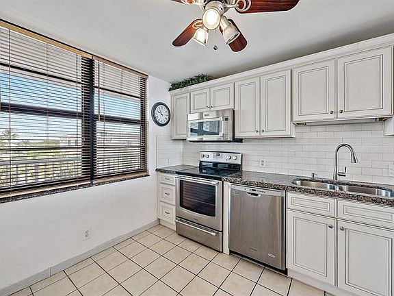 3rd image of 911 Ocean Dr APT 404