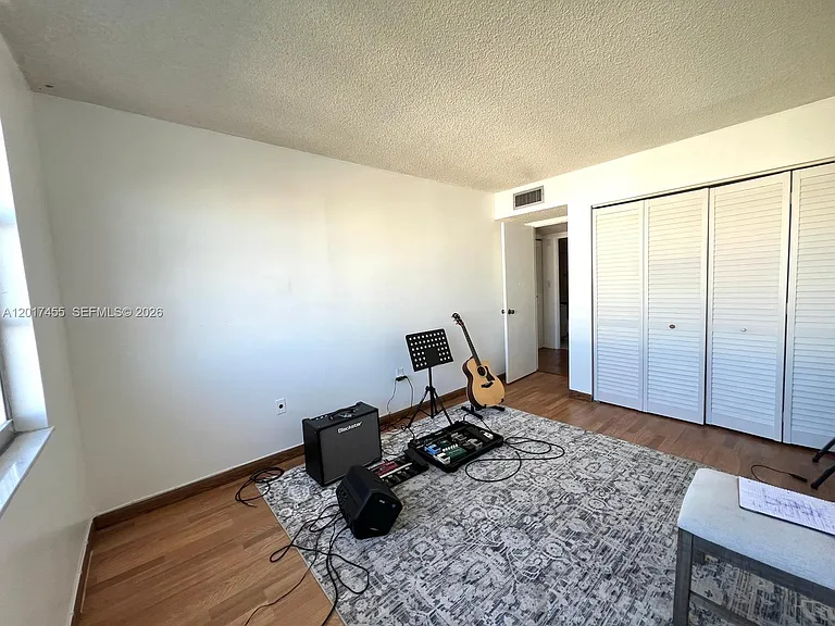2801 NE 183rd St #1914W — Photo 17