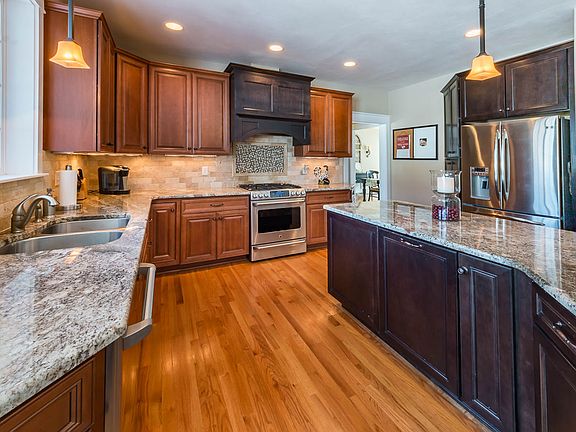 4th image of 9121 Whistling Swan Ln