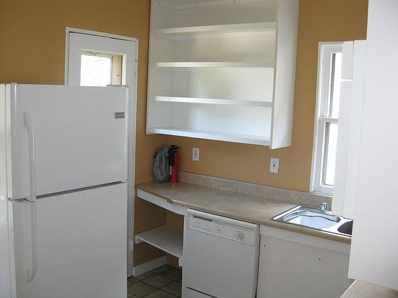 4th image of 3726A W Dorothy Pl #A