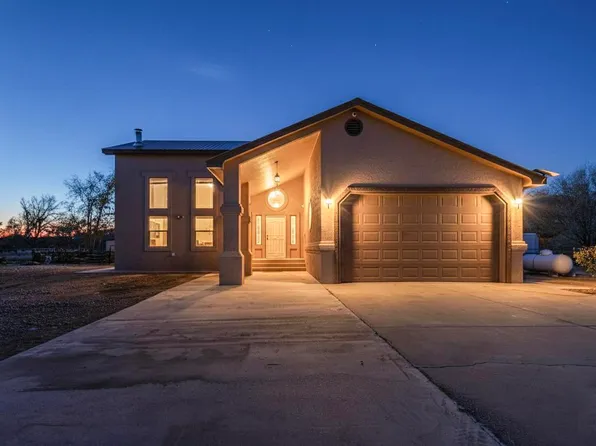 76 Edeal Rd, Los Lunas, NM 87031