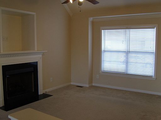 2nd image of 1016 Kathleen Dr
