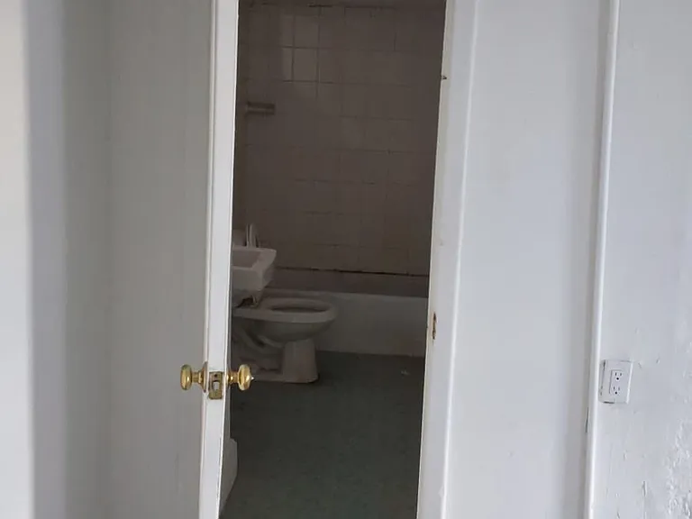 15 Roberts St #BASEMENT — Photo 5