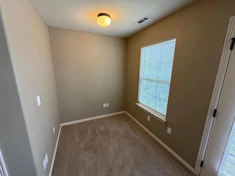 537 Keats Dr — Photo 6