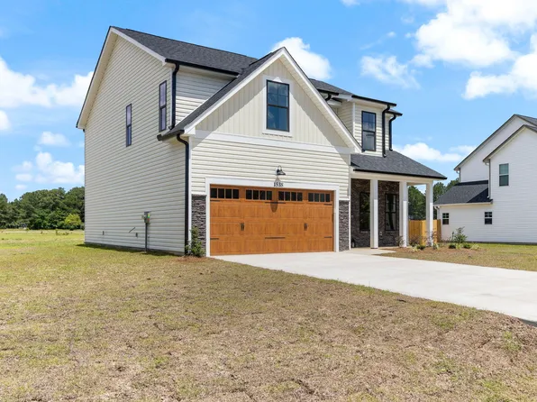 1538 Eastbay Dr, Fayetteville, NC 28312