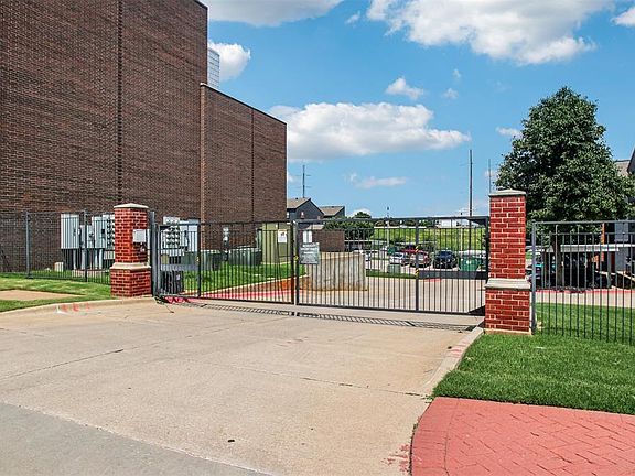 3rd image of 444 N Central Ave #204