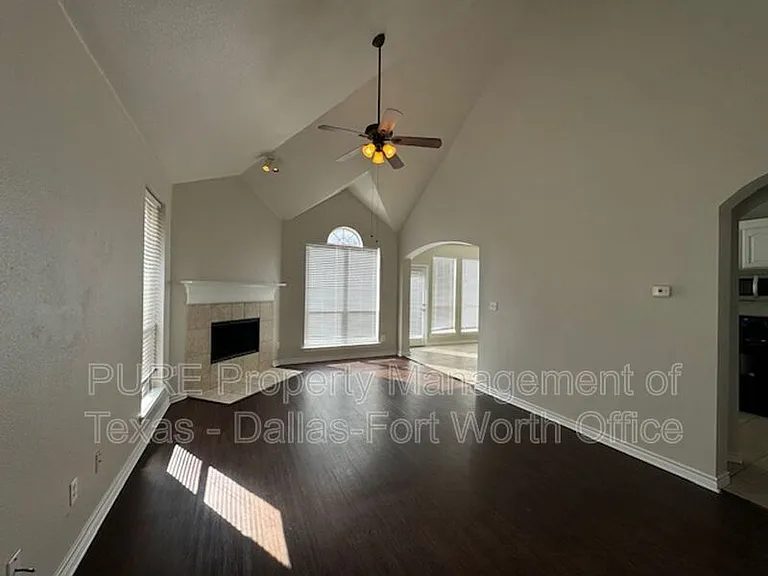 4008 Cottage Park Ct — Photo 2