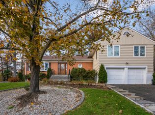 36 Robert Dr, New Rochelle, NY 10804