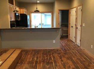 614 S 3rd St APT B, Selah, WA 98942