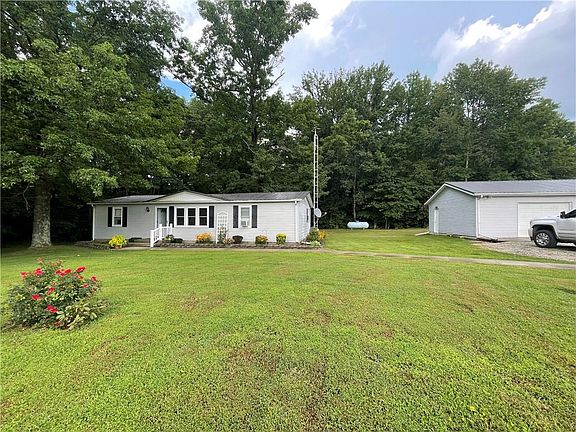 4th image of 7576 S County Road 200 E
