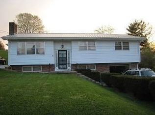 425 Caleb Ave, Elizabethton, TN 37643