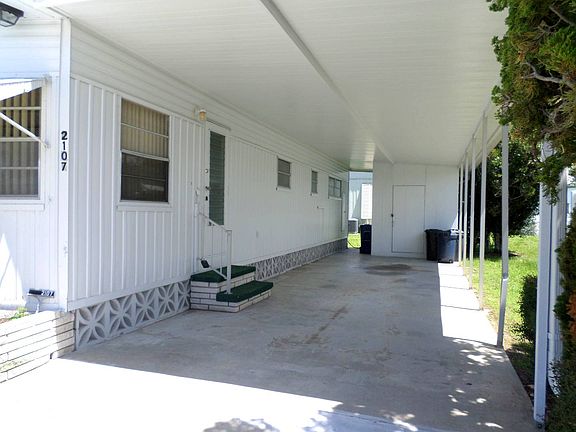 4th image of 2107 York Dr
