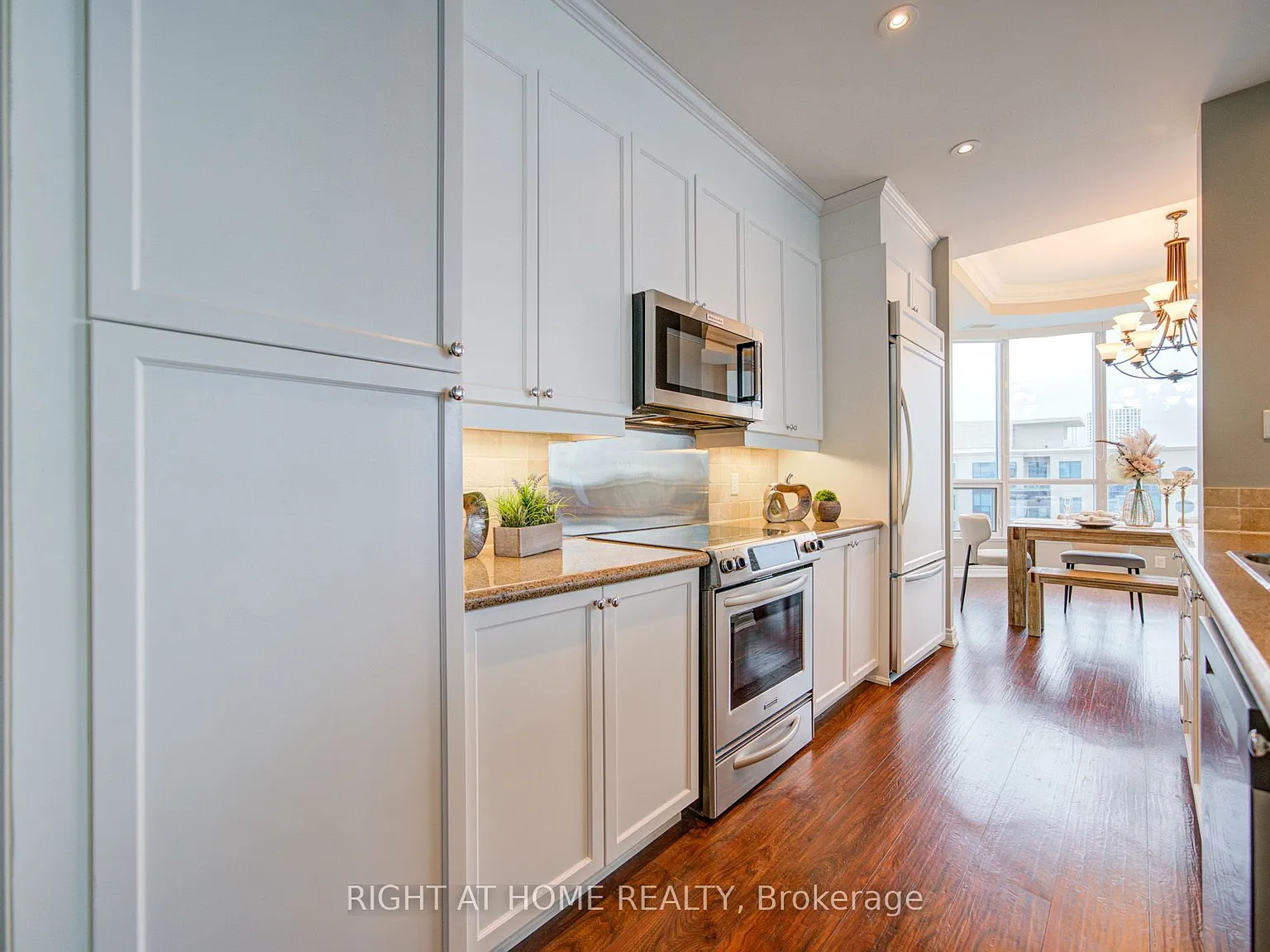 2 bed, $4,600 — Photo 3