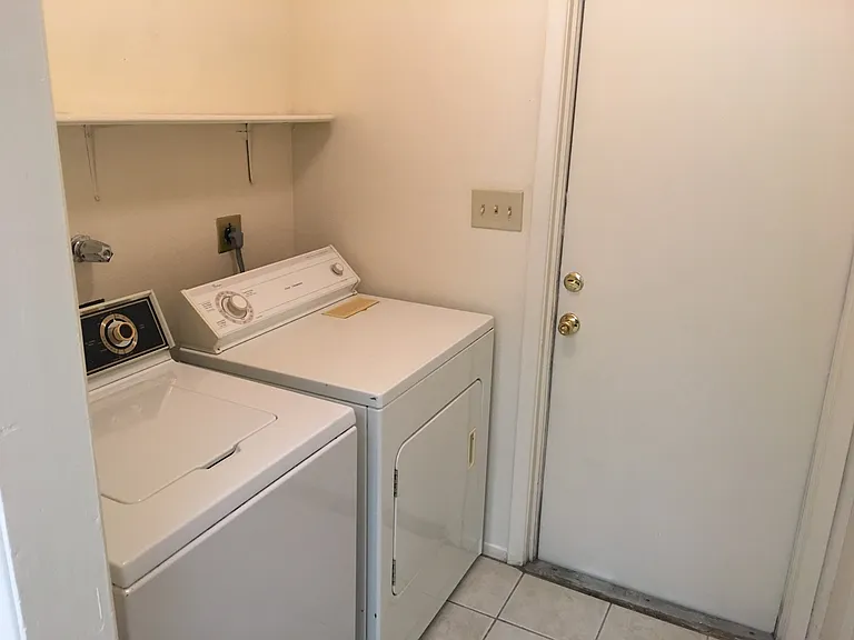 1933 E Apollo Ave — Photo 14