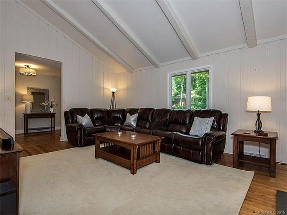 5th image of 1739 Wandering Way Dr