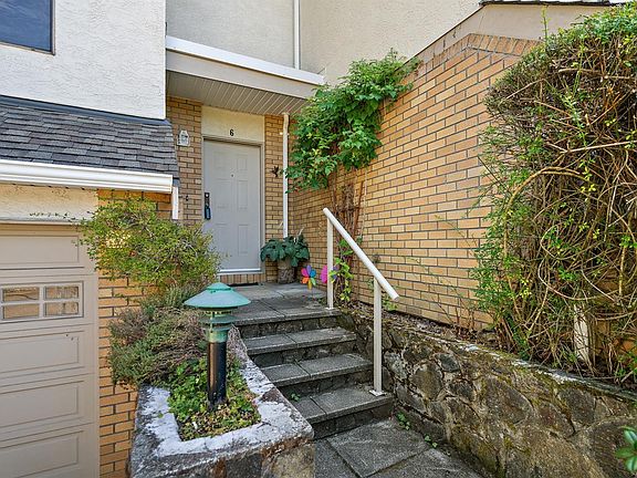 2nd image of 1404 McKenzie Ave #6