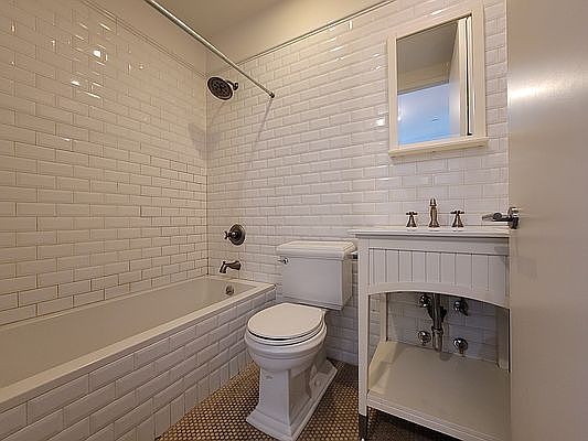 5th image of 1074 Bergen St #1L
