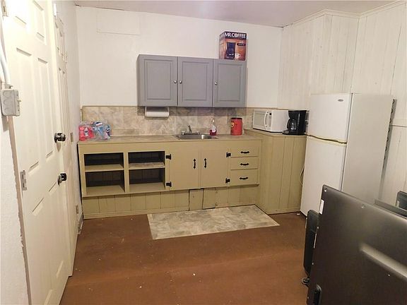 5th image of 409 S Ayers Ave