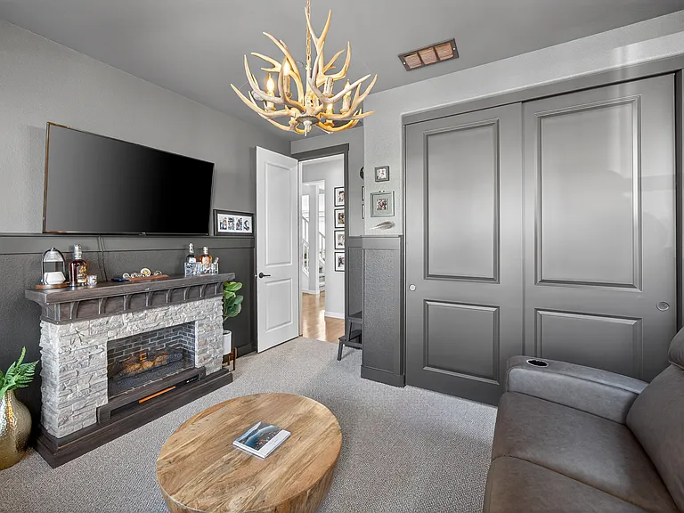 450 Syracuse Ln — Photo 9