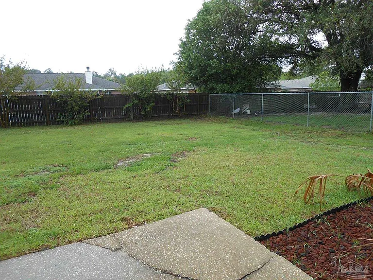 1921 Merlin Rd — Photo 14