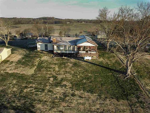 5th image of 1211 Fairfield Ln