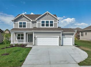 18816 Skyview Ln, Spring Hill, KS 66083