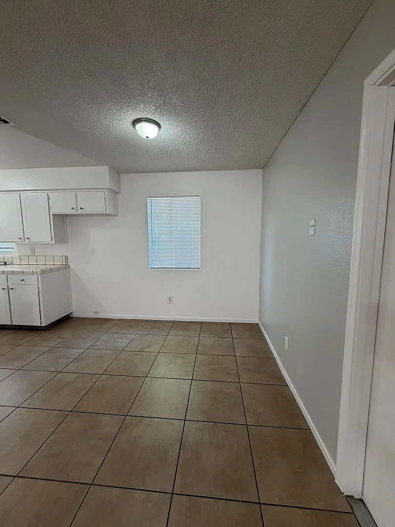 657 E. Sonora 3 Bedroom 2 Bathroom Tulare — Photo 4