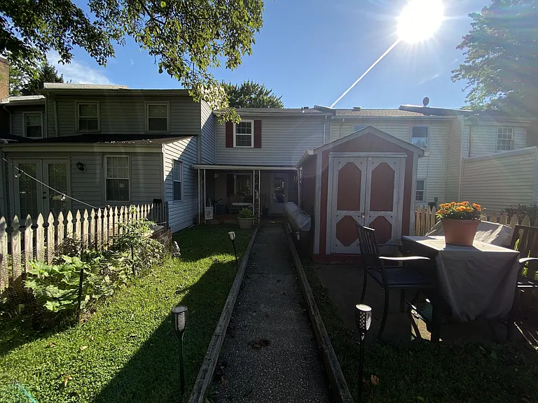 305 Rock Spring Dr SW — Photo 3