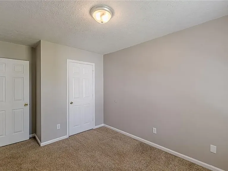402 Bainbridge Dr #402 — Photo 3