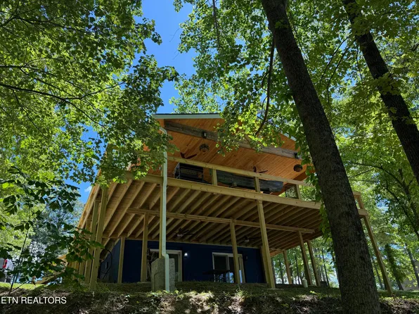 222 Big Creek Ln, La Follette, TN 37766