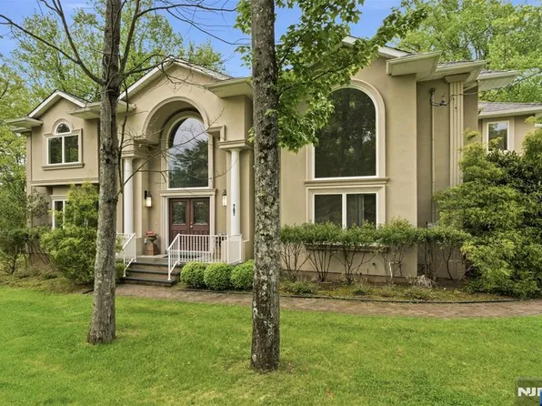 767 Orangeburgh Rd, River Vale, NJ 07675