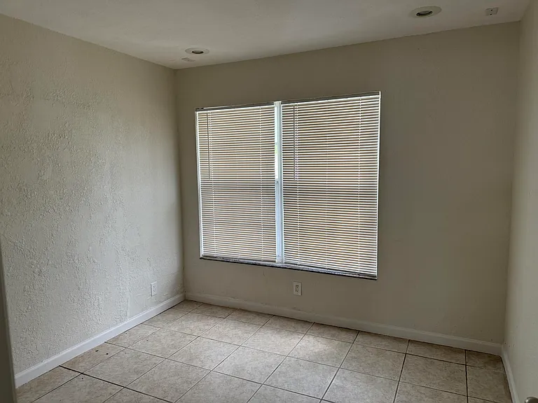 1751 NW 34th Ave — Photo 17