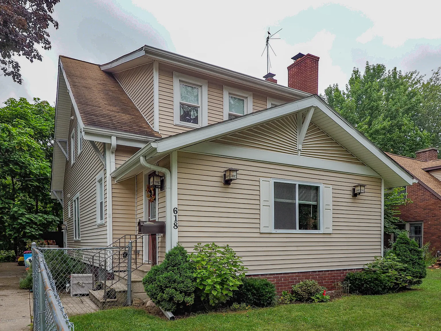 618 Portage Ave photo 1