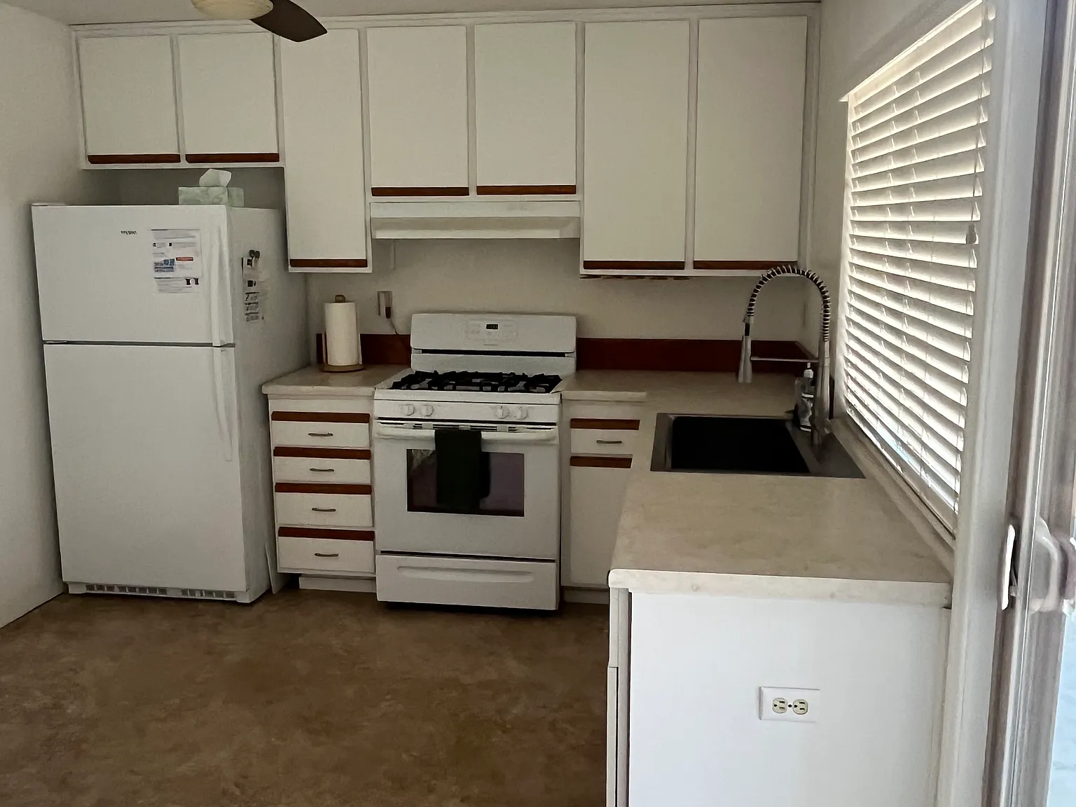 3 bed, 1121 sqft, $3,650 — Photo 3