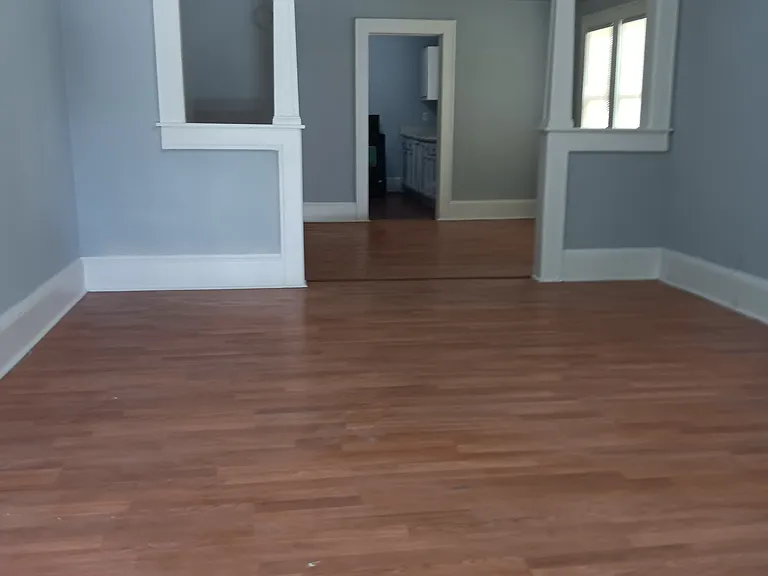 2938 Thomas St — Photo 10