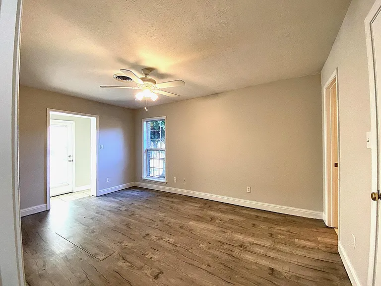 301 County Road 1001 — Photo 21