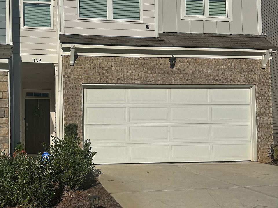 1st image of 364 Stoneybrook Dr