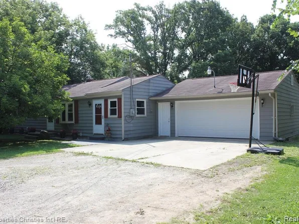 1205 Calhoun St, Grand Blanc, MI 48439