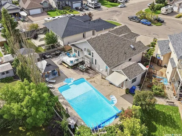 522 Bellmont BAY, Saskatoon, SK S7V 1K4