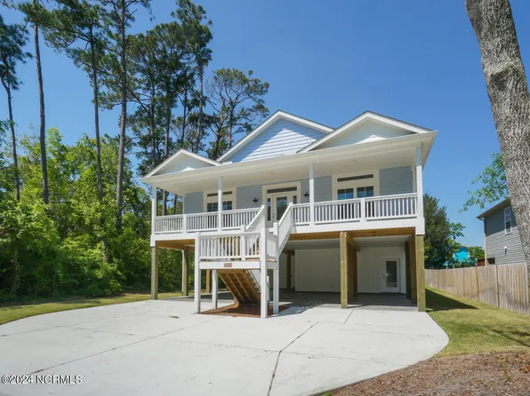 335 NE 41st Street, Oak Island, NC 28465